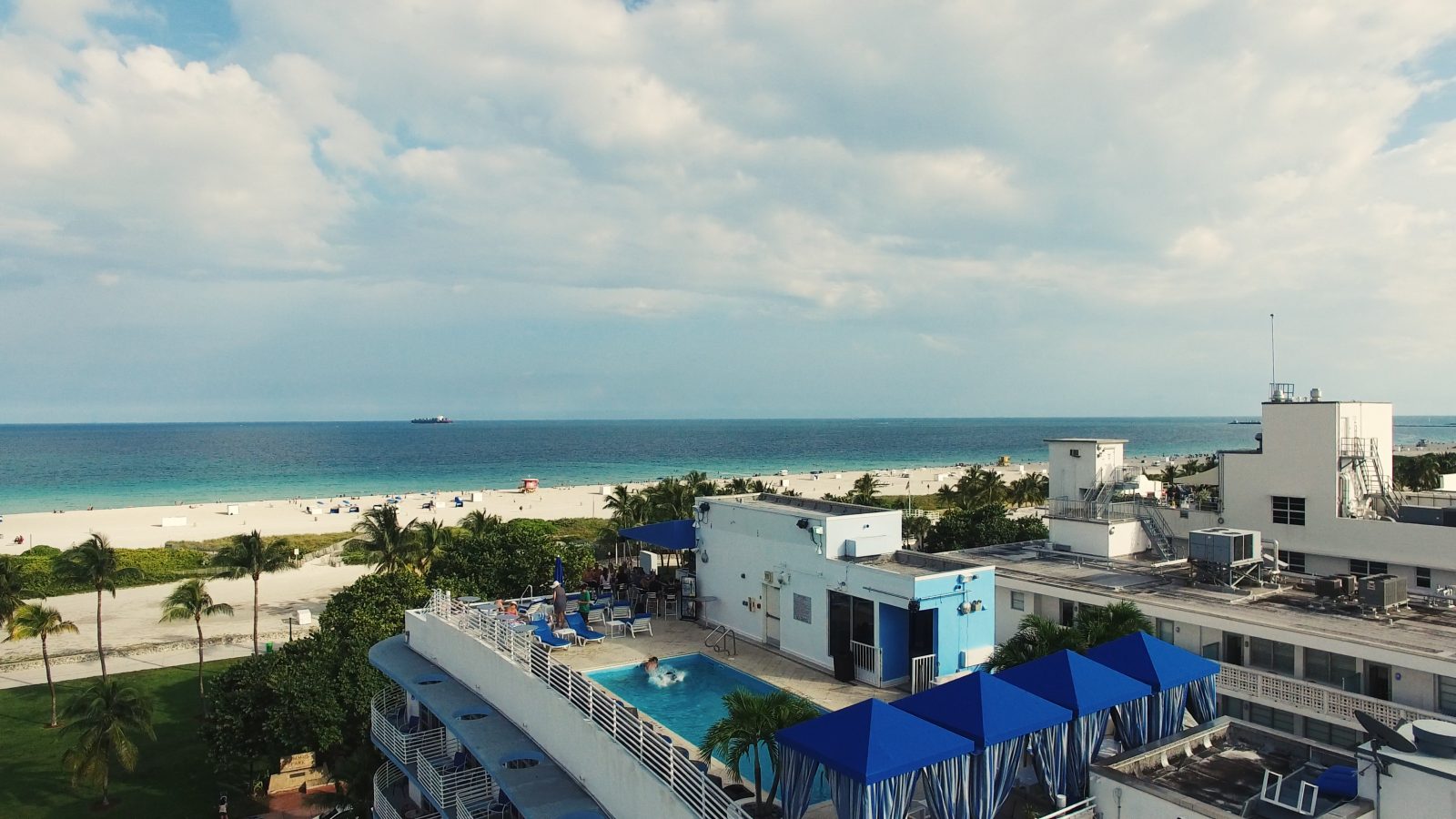 strand ocean drive hotel