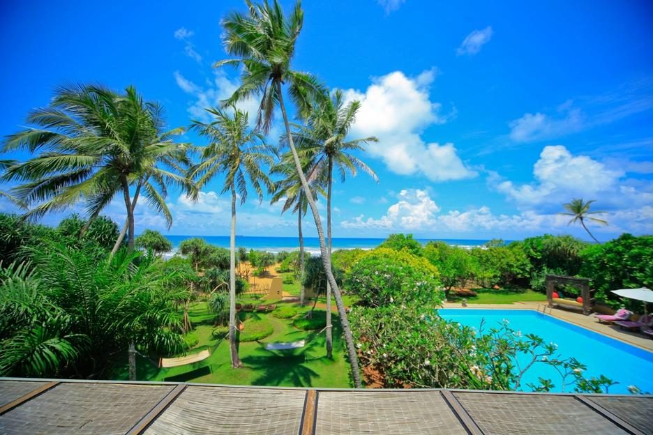 aditya hotel hikkaduwa