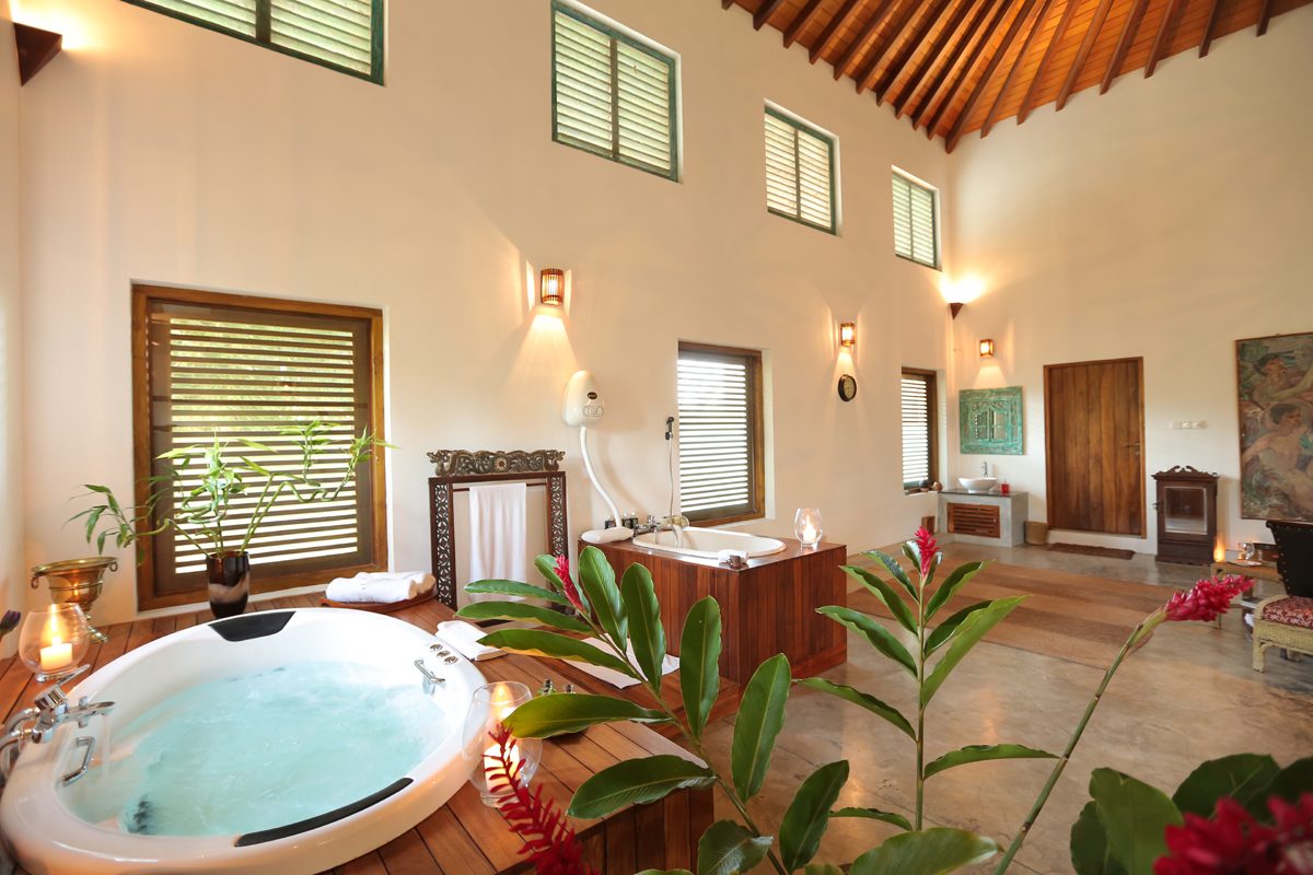 aditya hotel hikkaduwa