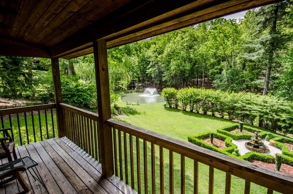 Asheville Cabins of Willow Winds