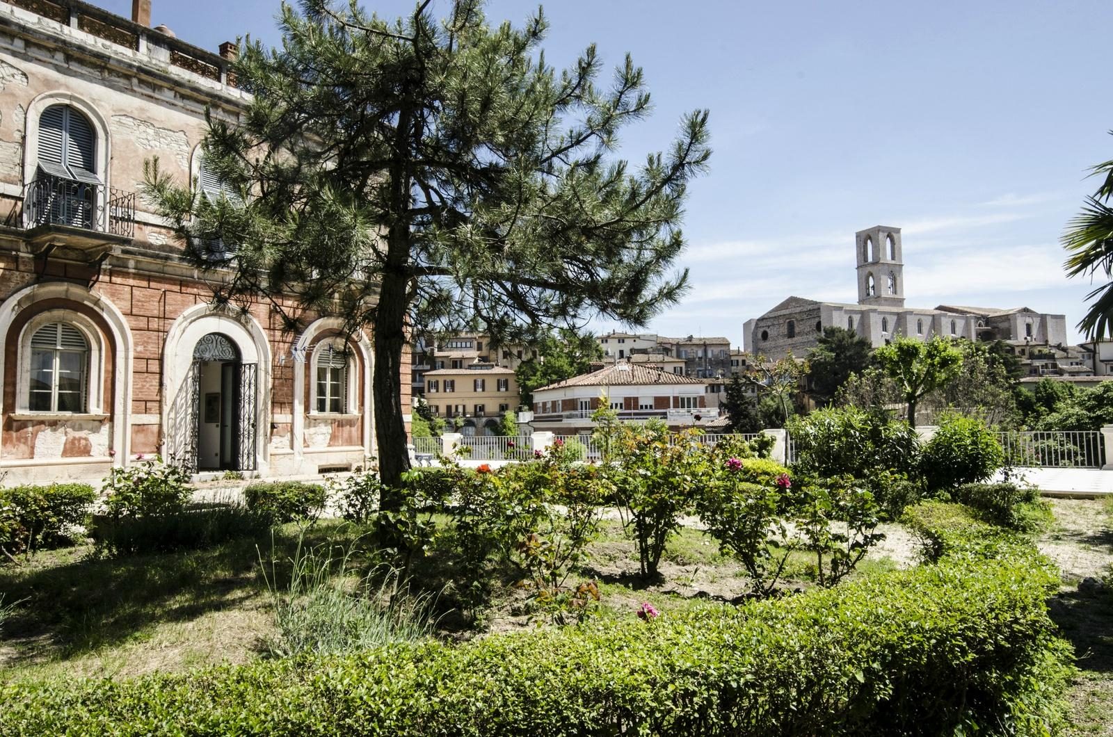 Hotel Iris