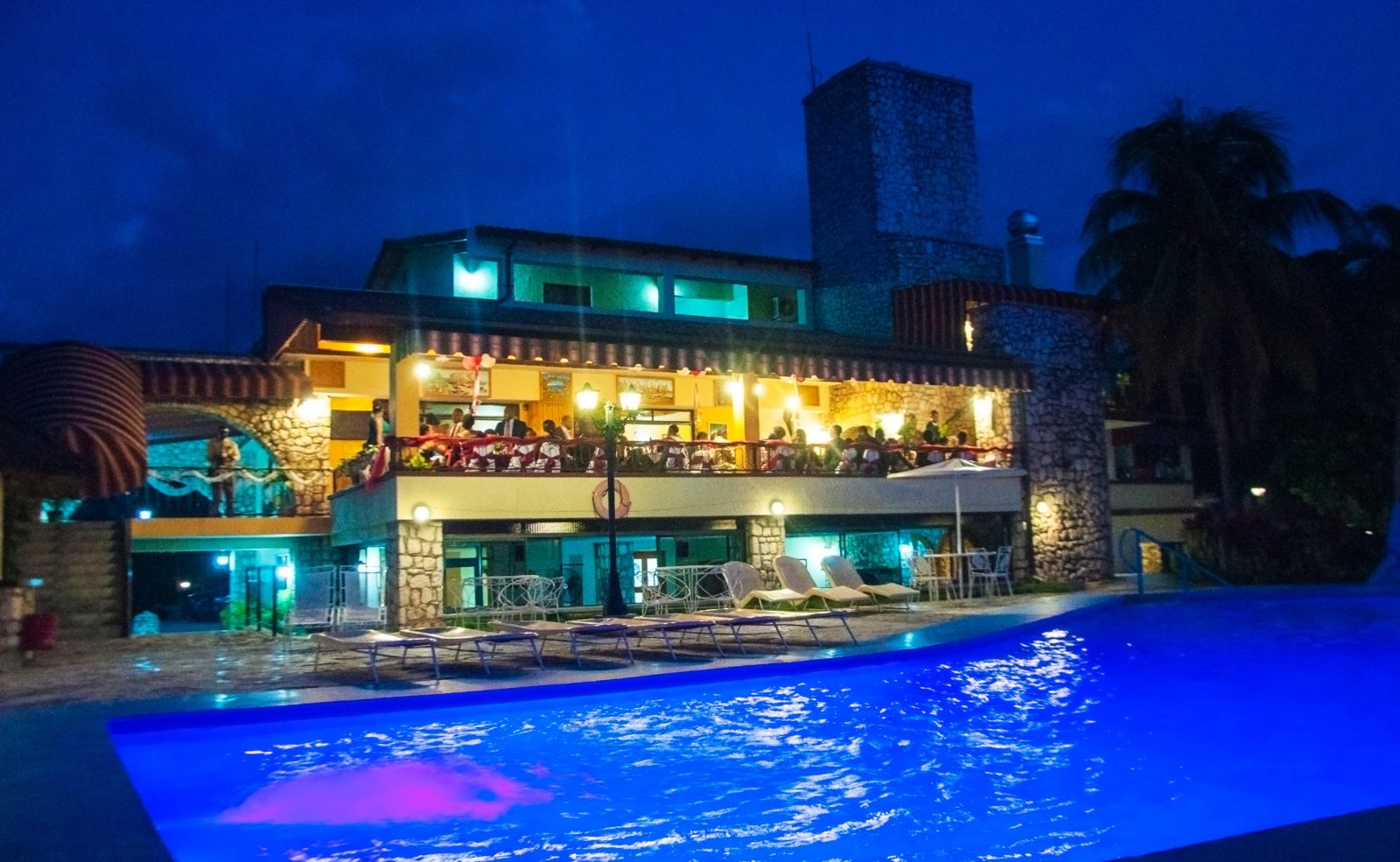auberge du quebec hotel port-au-prince