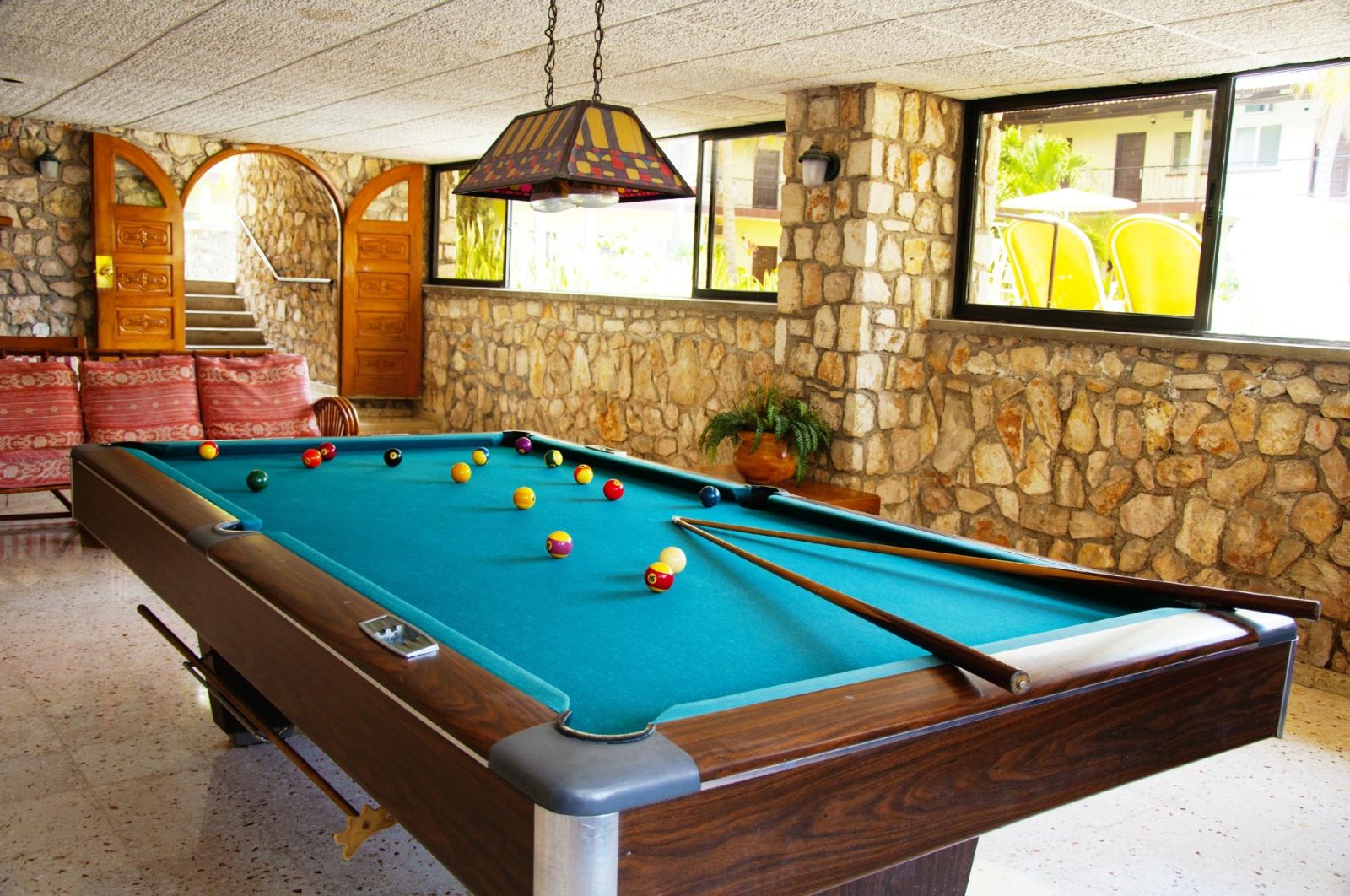 auberge du quebec hotel port-au-prince