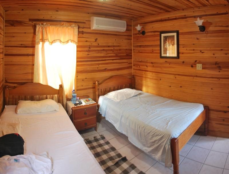 blue wave guest house hotel caye caulker
