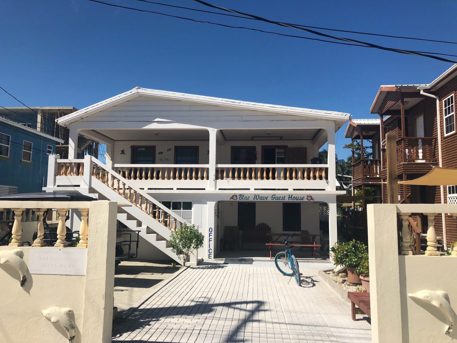 blue wave guest house hotel caye caulker