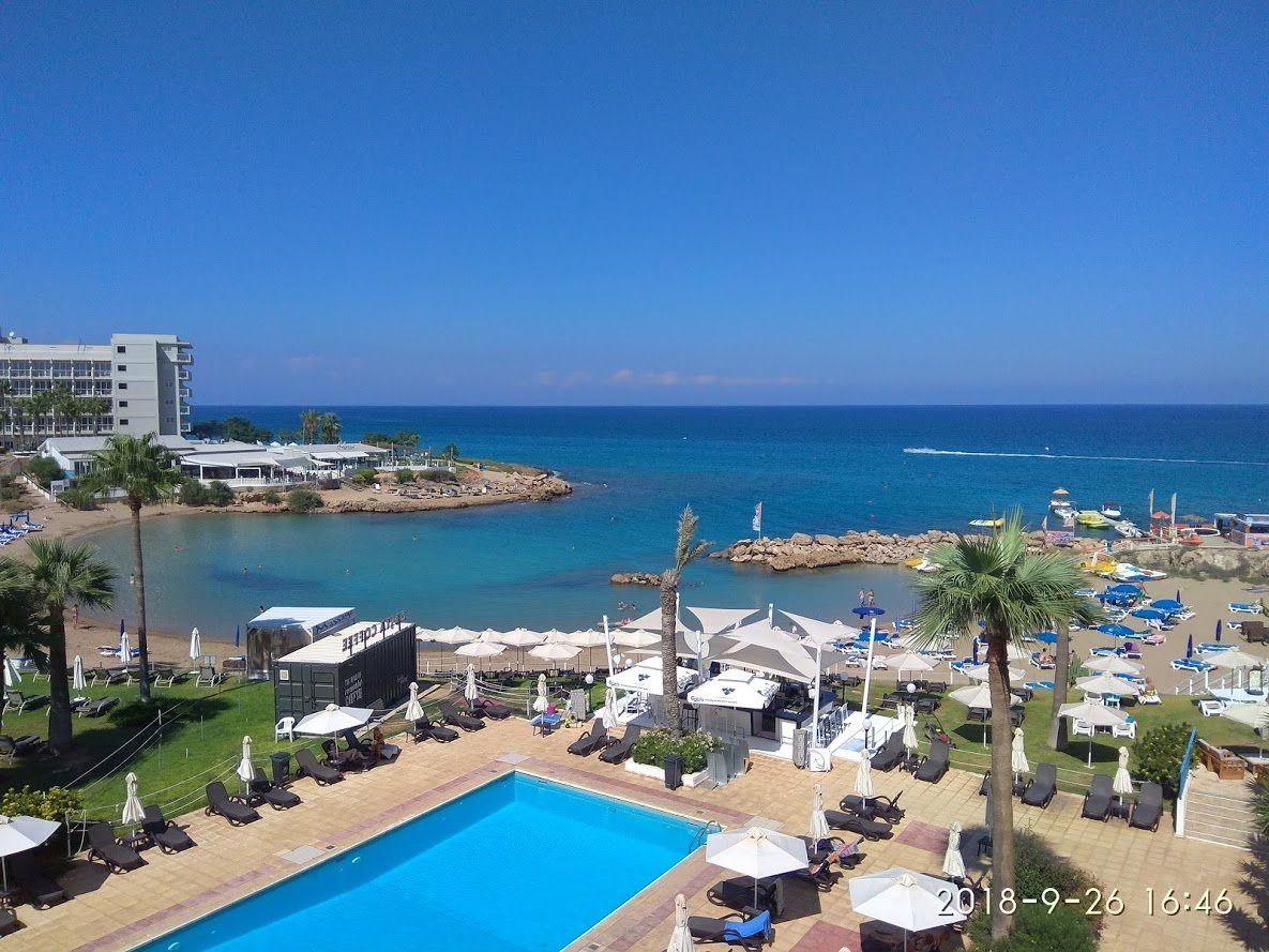 pola costa apartments hotel protaras