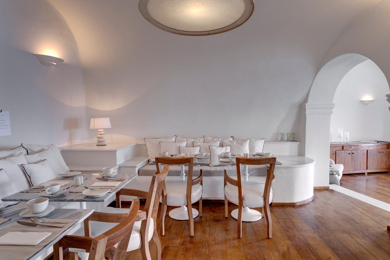 Mystique, a Luxury Collection Hotel, Santorini