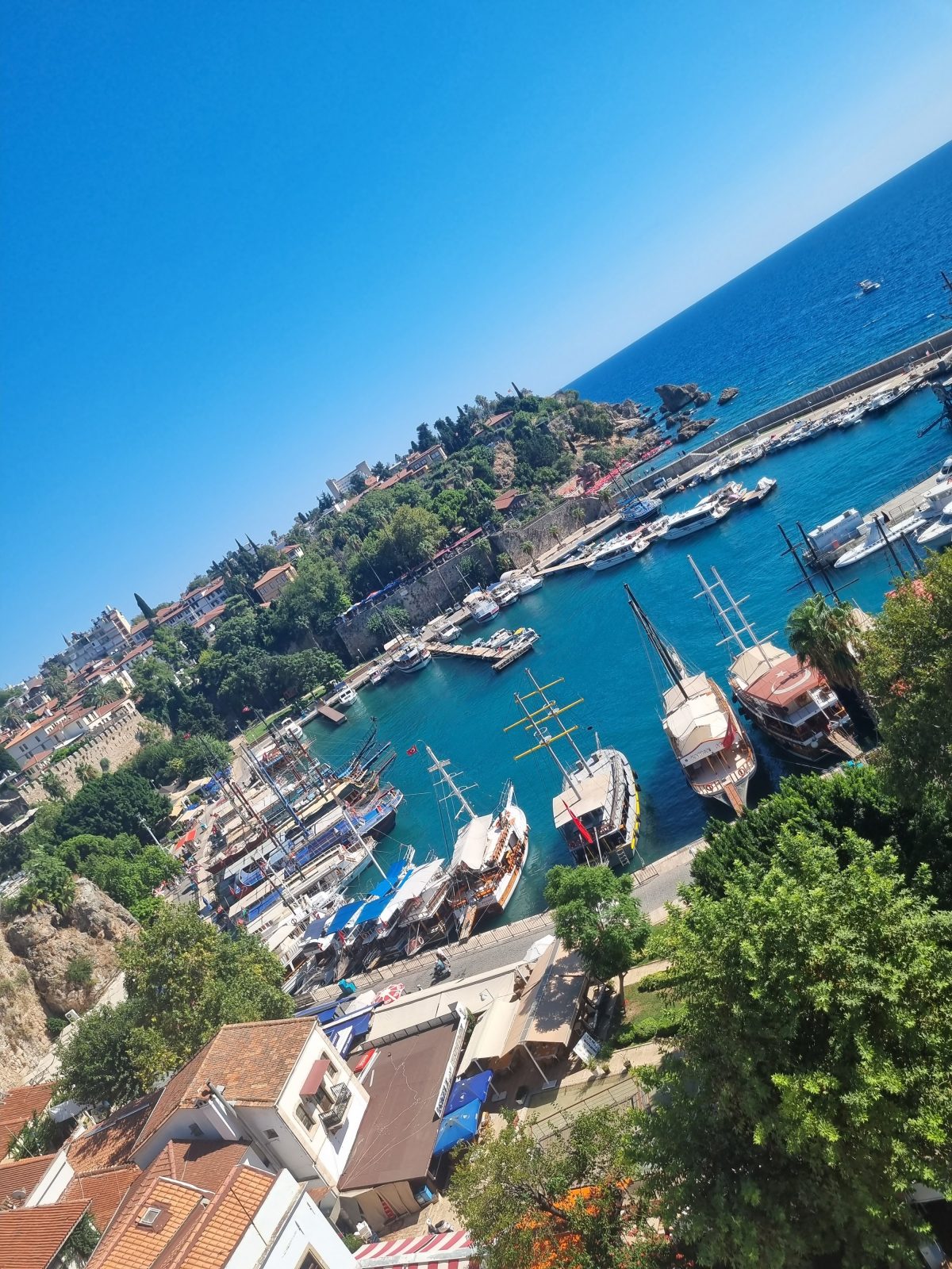 Kristal Beach Hotel