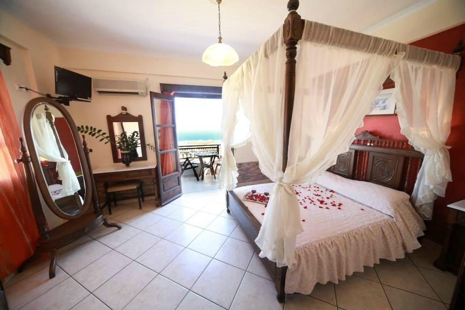 blue hotel fira