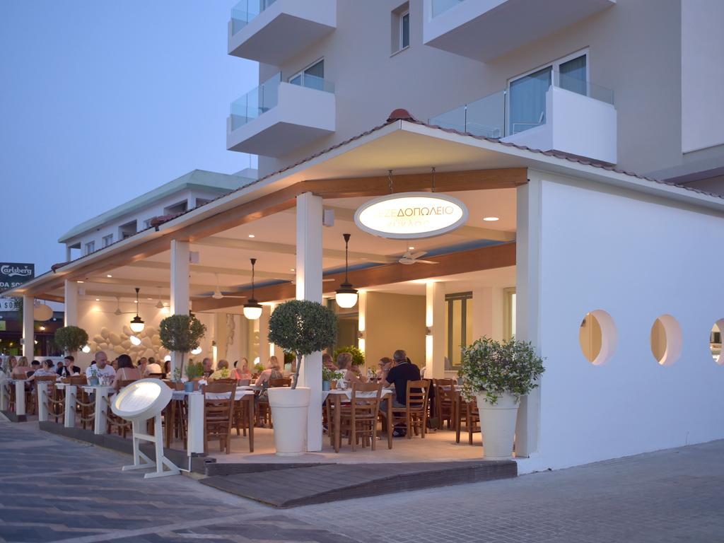 sandra hotel protaras