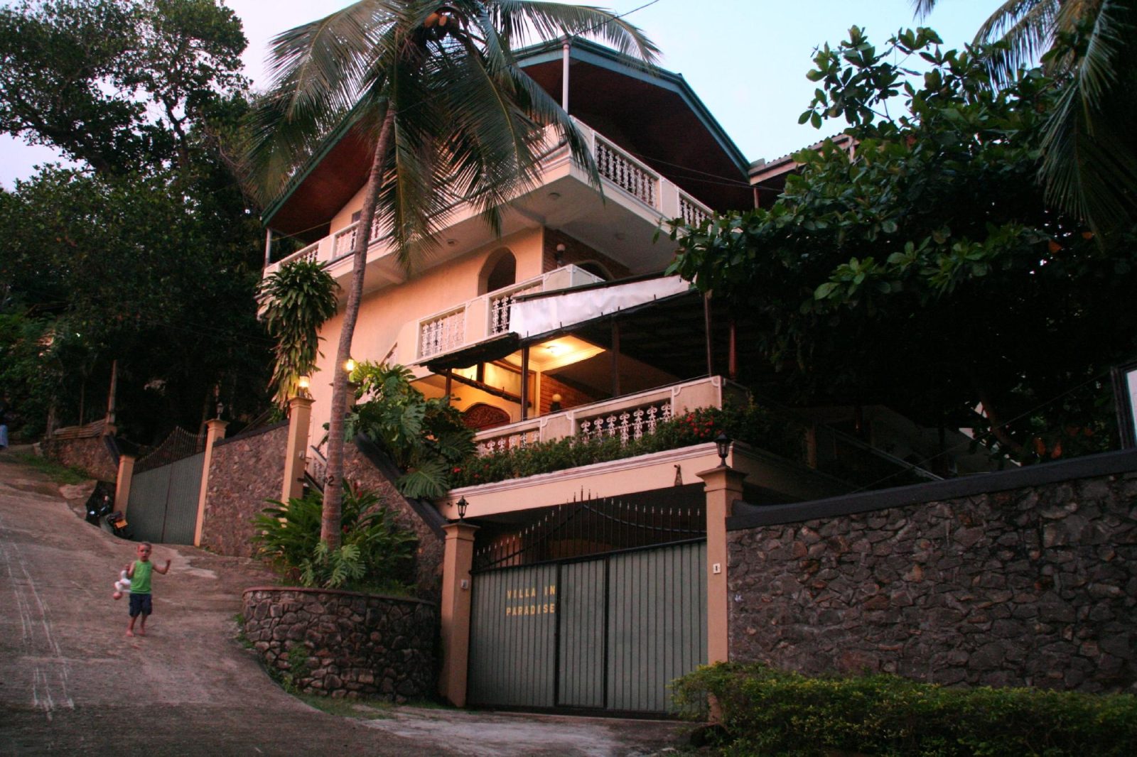 villa in paradise hotel unawatuna