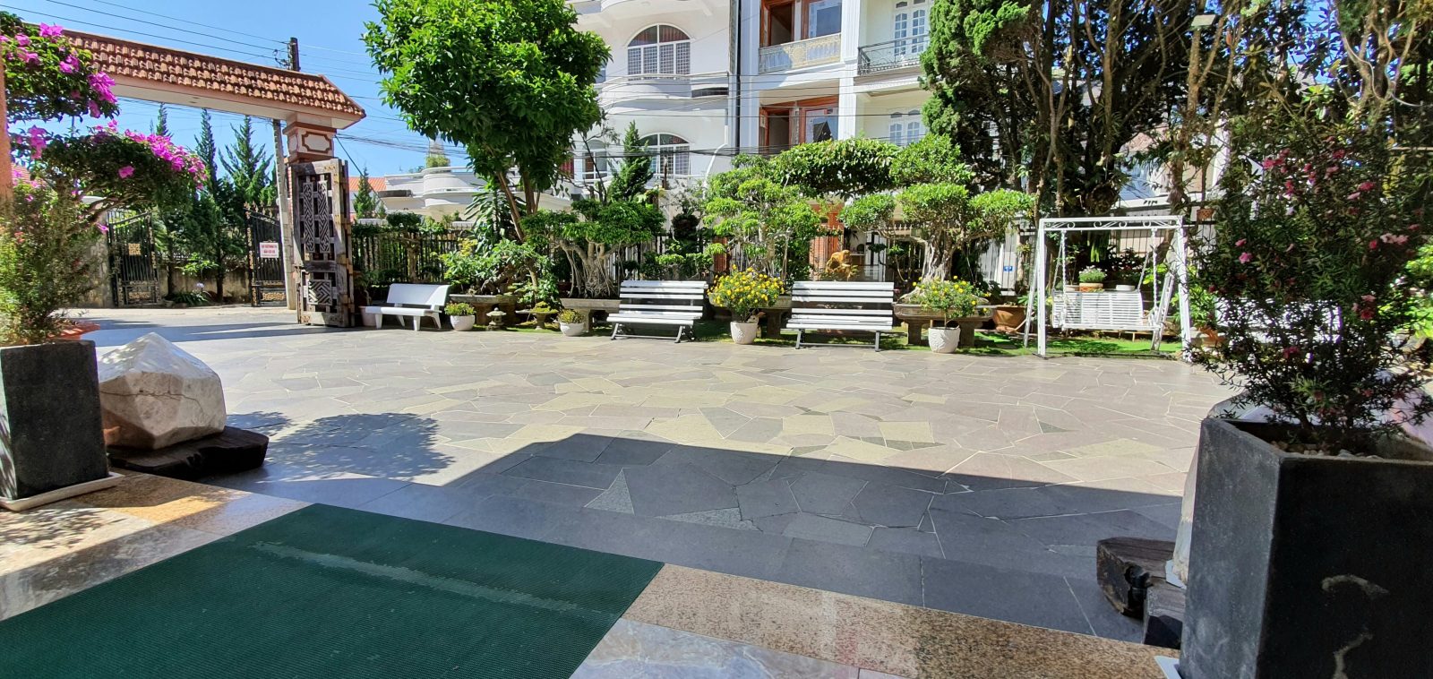 villa pink house hotel dalat