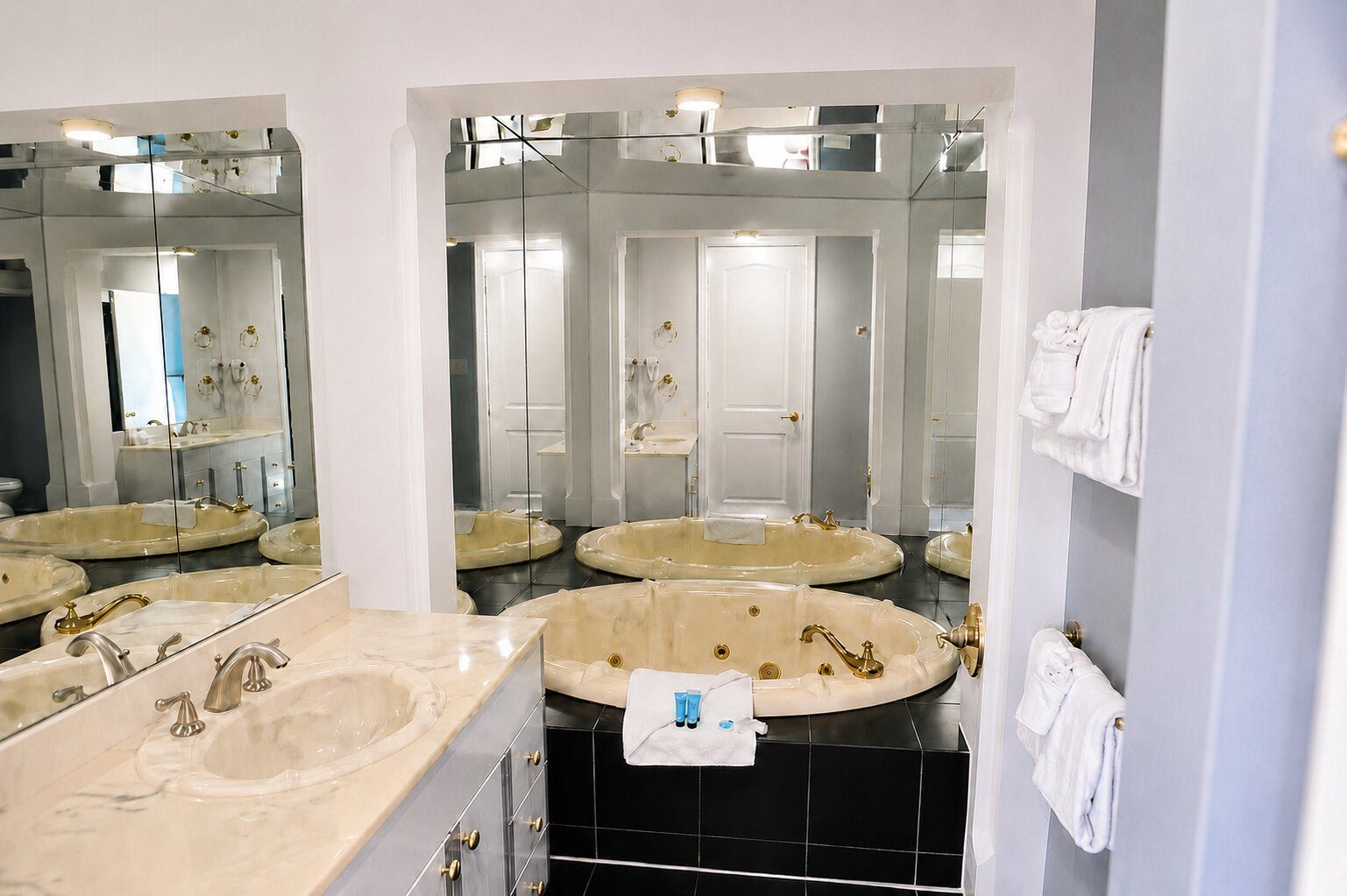 Mykonos Desert Suites