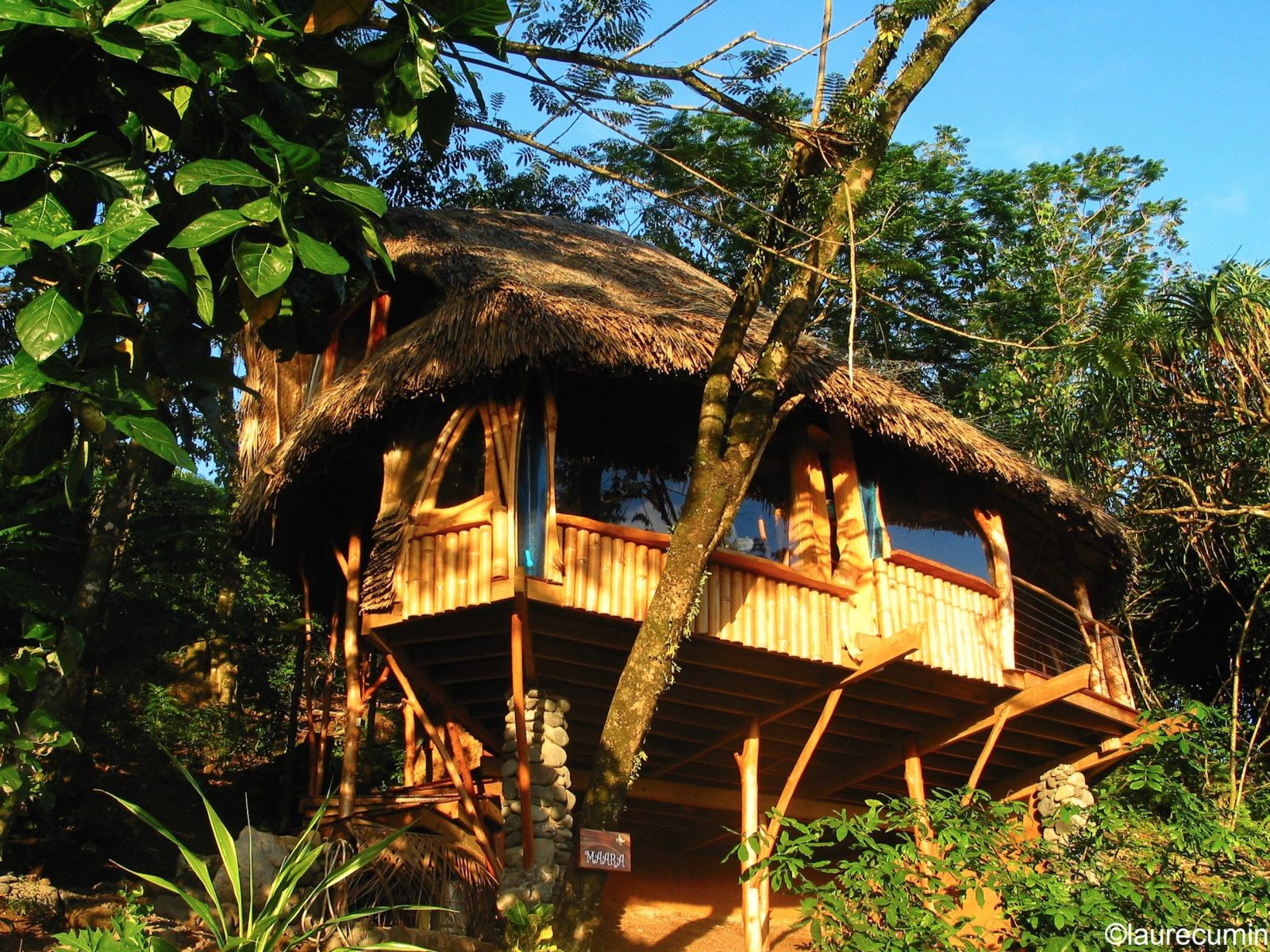 vanira hotel teahupoo