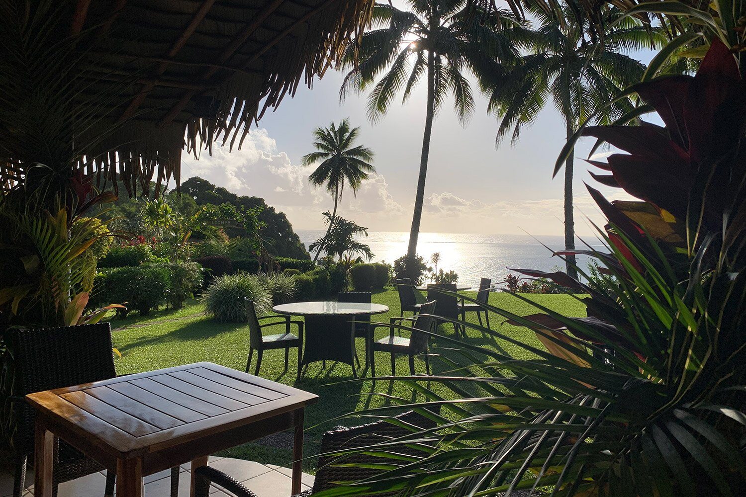 vanira hotel teahupoo