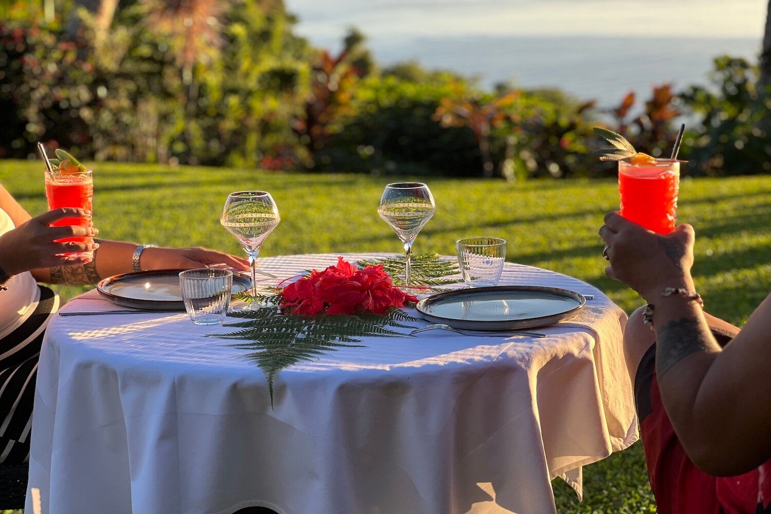 vanira hotel teahupoo