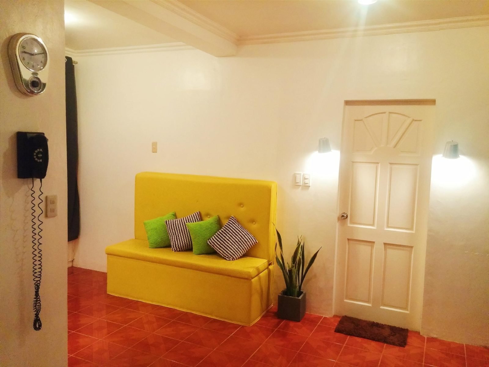 812 Angol Boracay