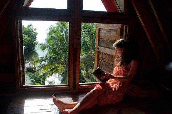 bella`s hotel caye caulker