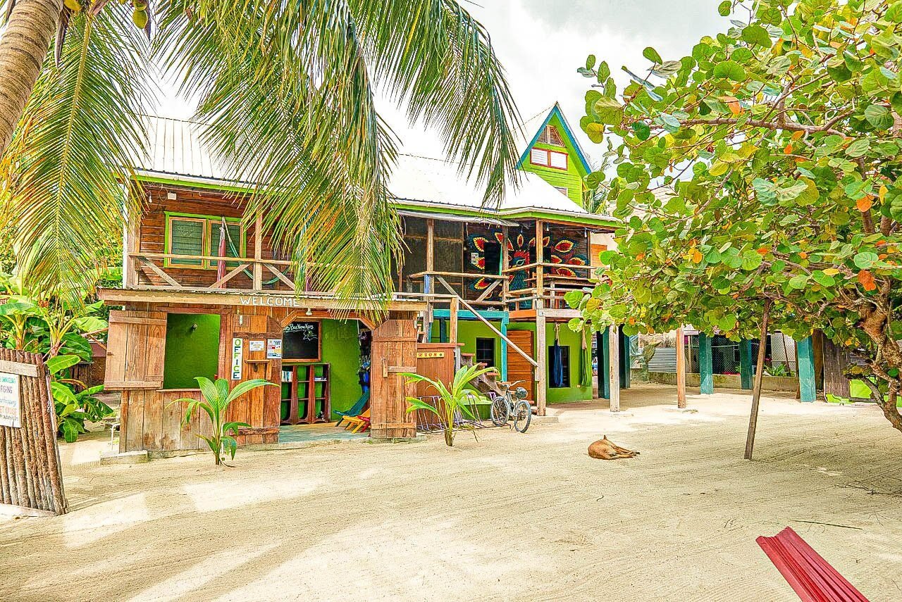 bella`s hotel caye caulker