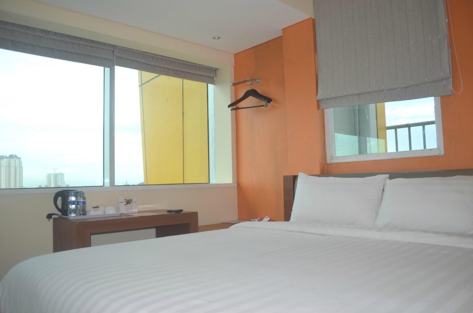 ZenRooms World Hotel Jakarta