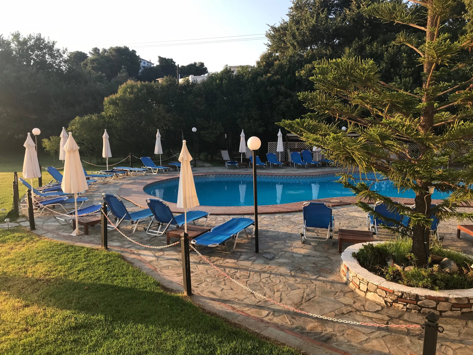 maria yiannis apartments hotel skiathos