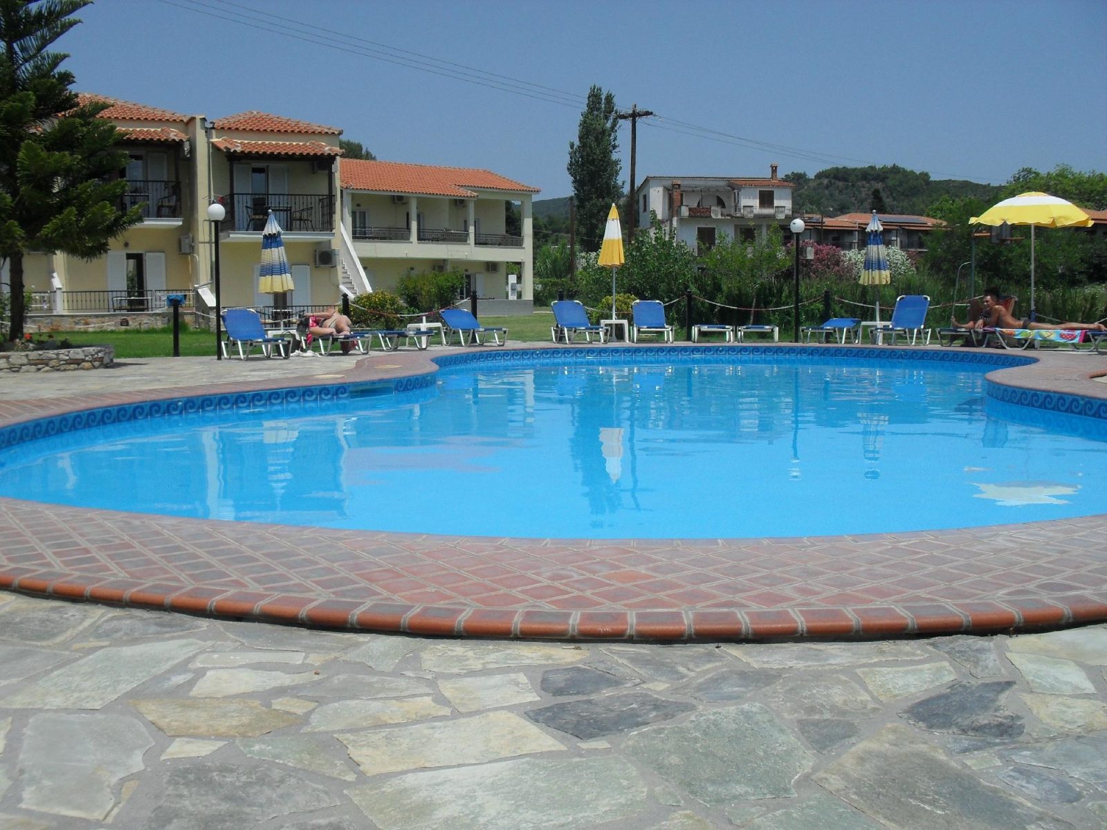maria yiannis apartments hotel skiathos