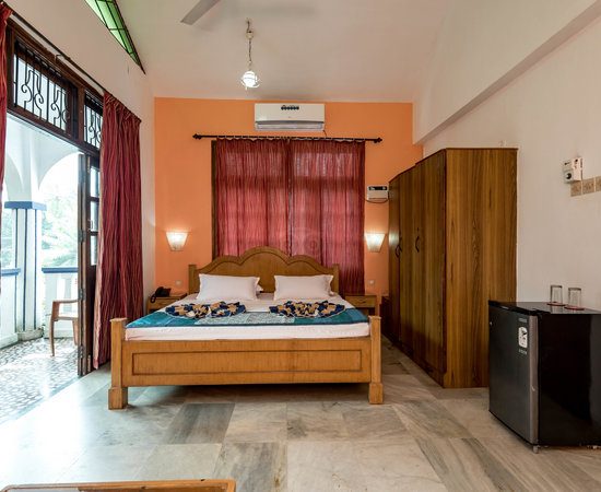 lui beach hotel candolim