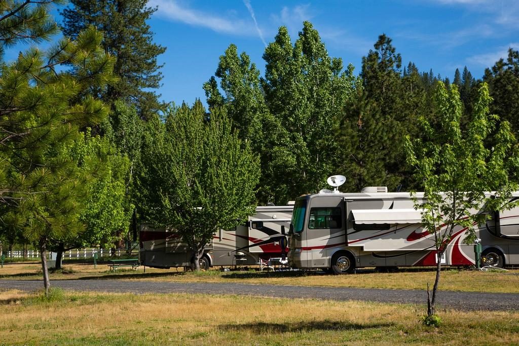 yosemite lakes cabins and hostel