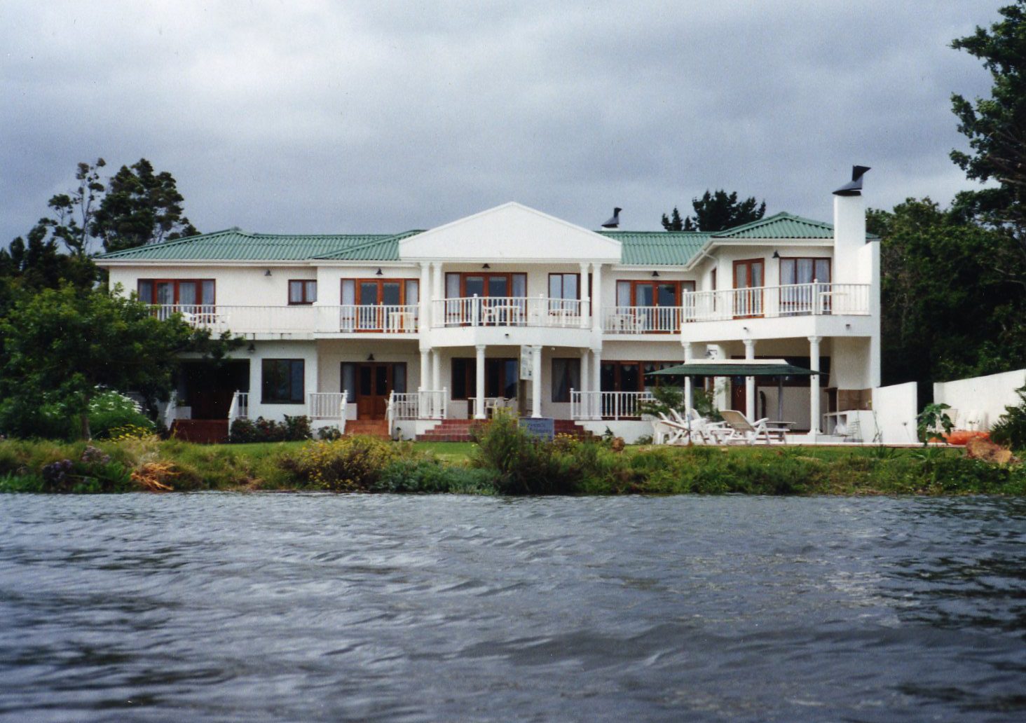 Waterfront Lodge
