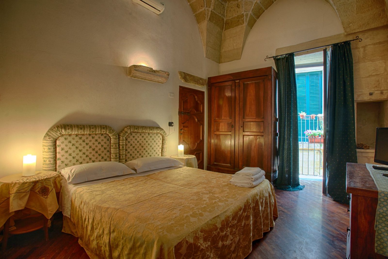 Chiesa Greca B&B Suites