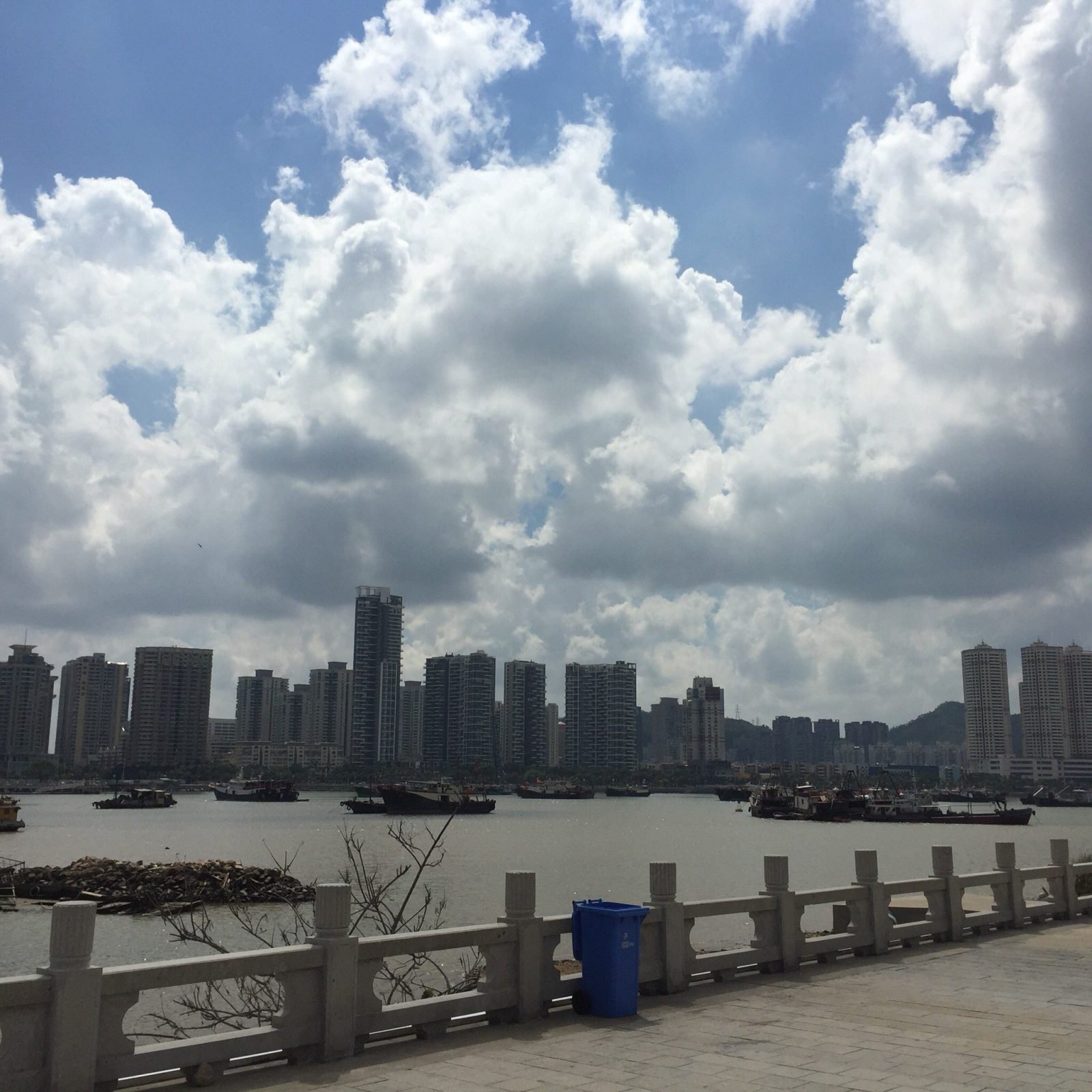Super 8 Zhuhai Opera House Qinglv Middle Road