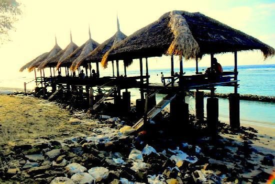 coral beach bungalows hotel gili trawangan
