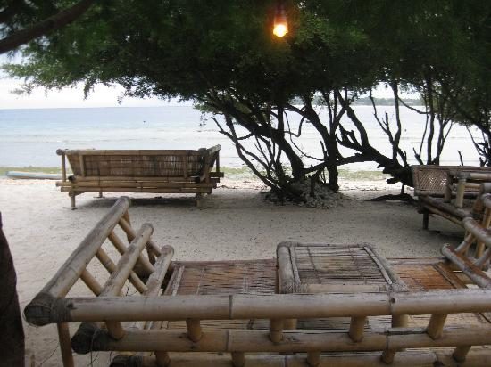 coral beach bungalows hotel gili trawangan