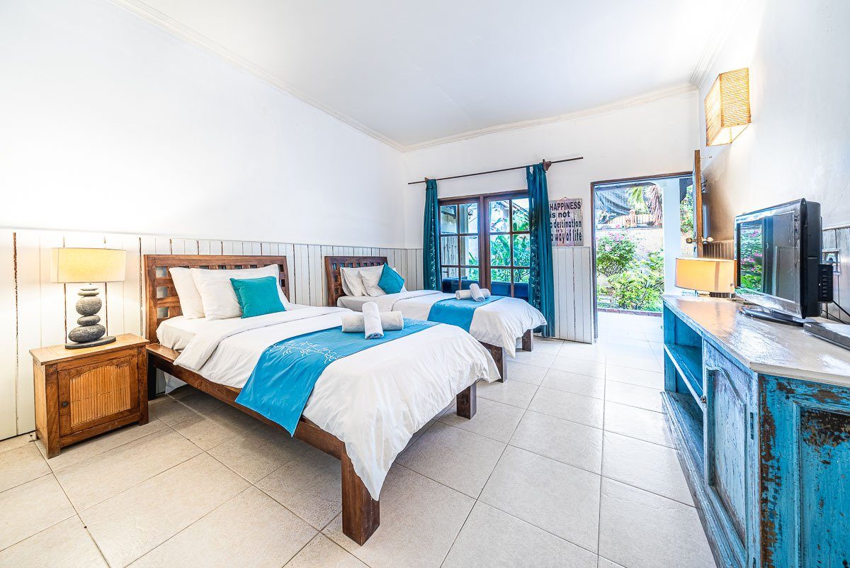 Tir Na Nog Beachfront Resort