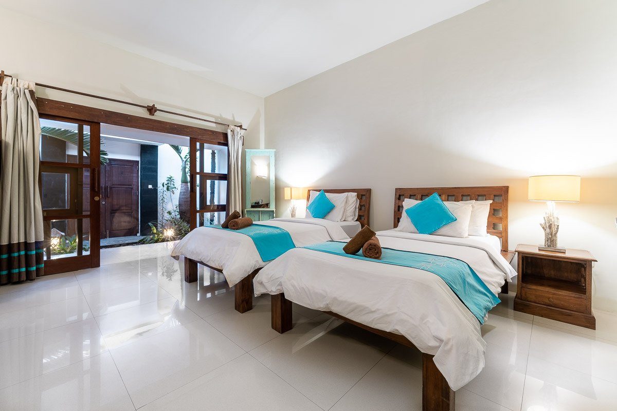 Tir Na Nog Beachfront Resort