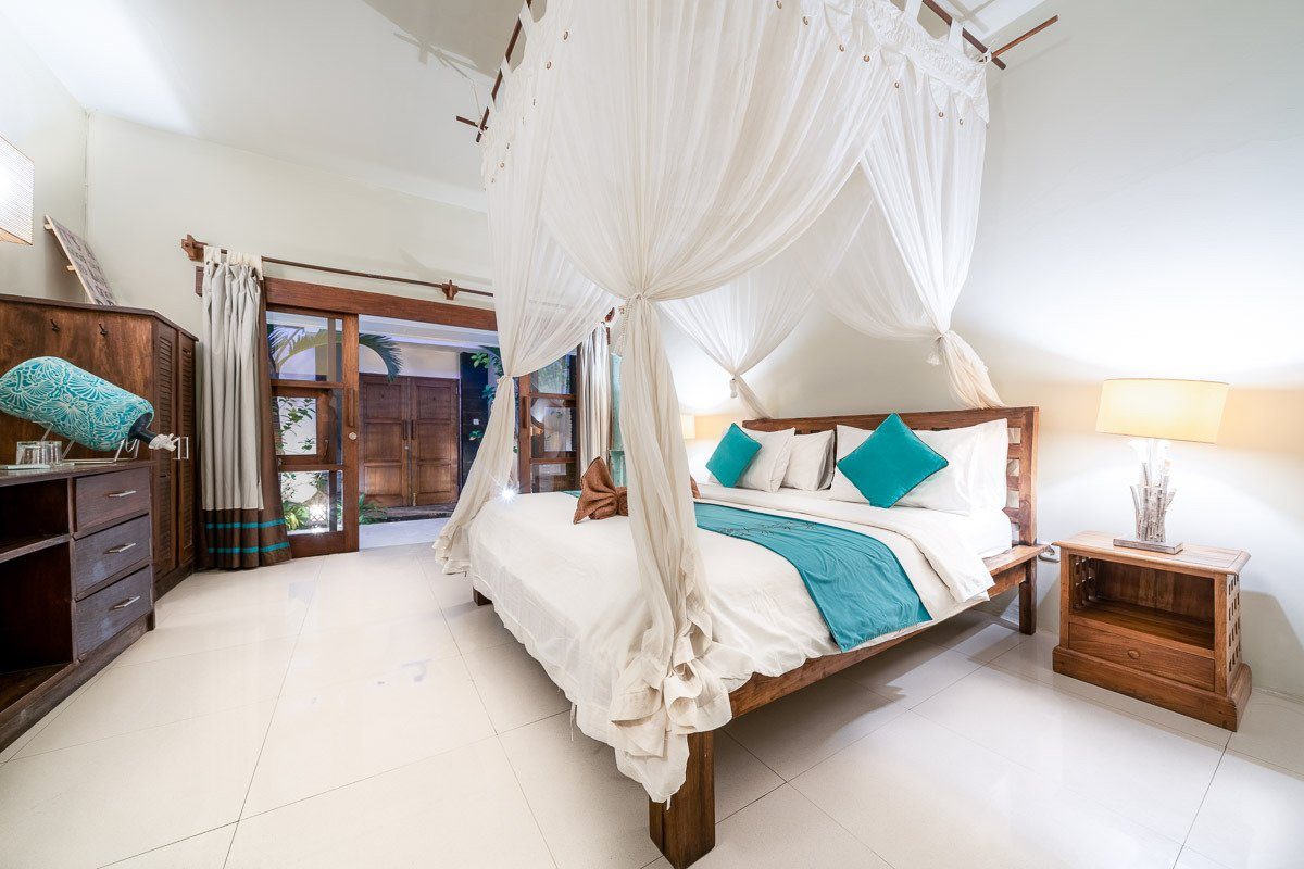 Tir Na Nog Beachfront Resort