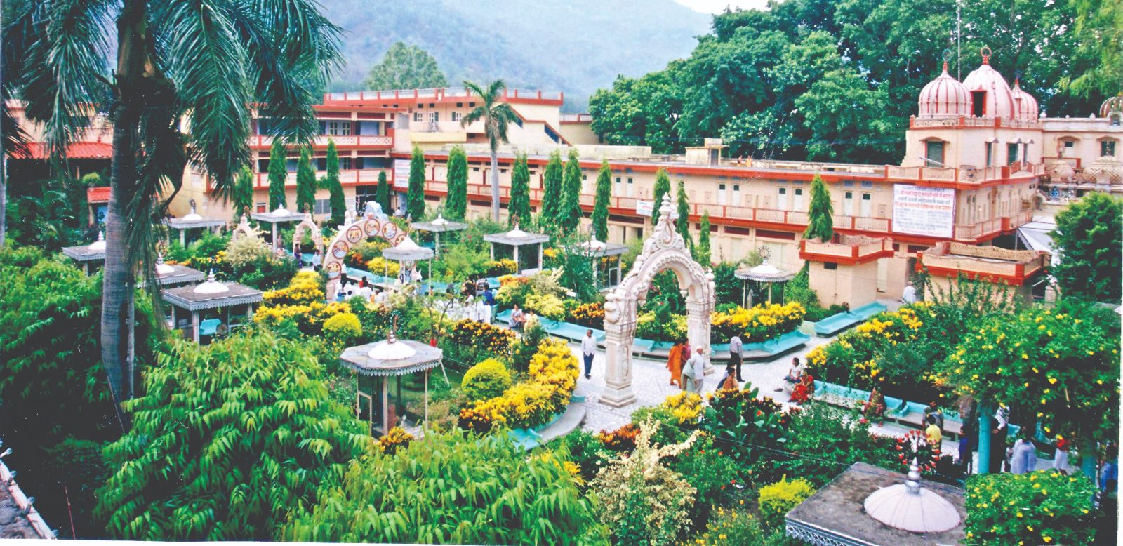 parmarth niketan ashram hotel rishikesh