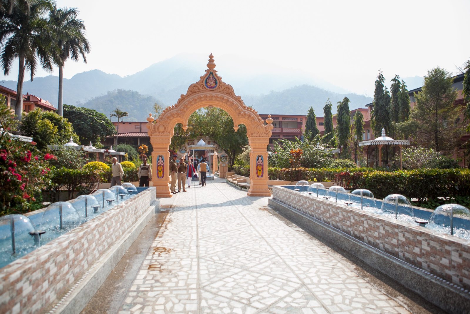 parmarth niketan ashram hotel rishikesh