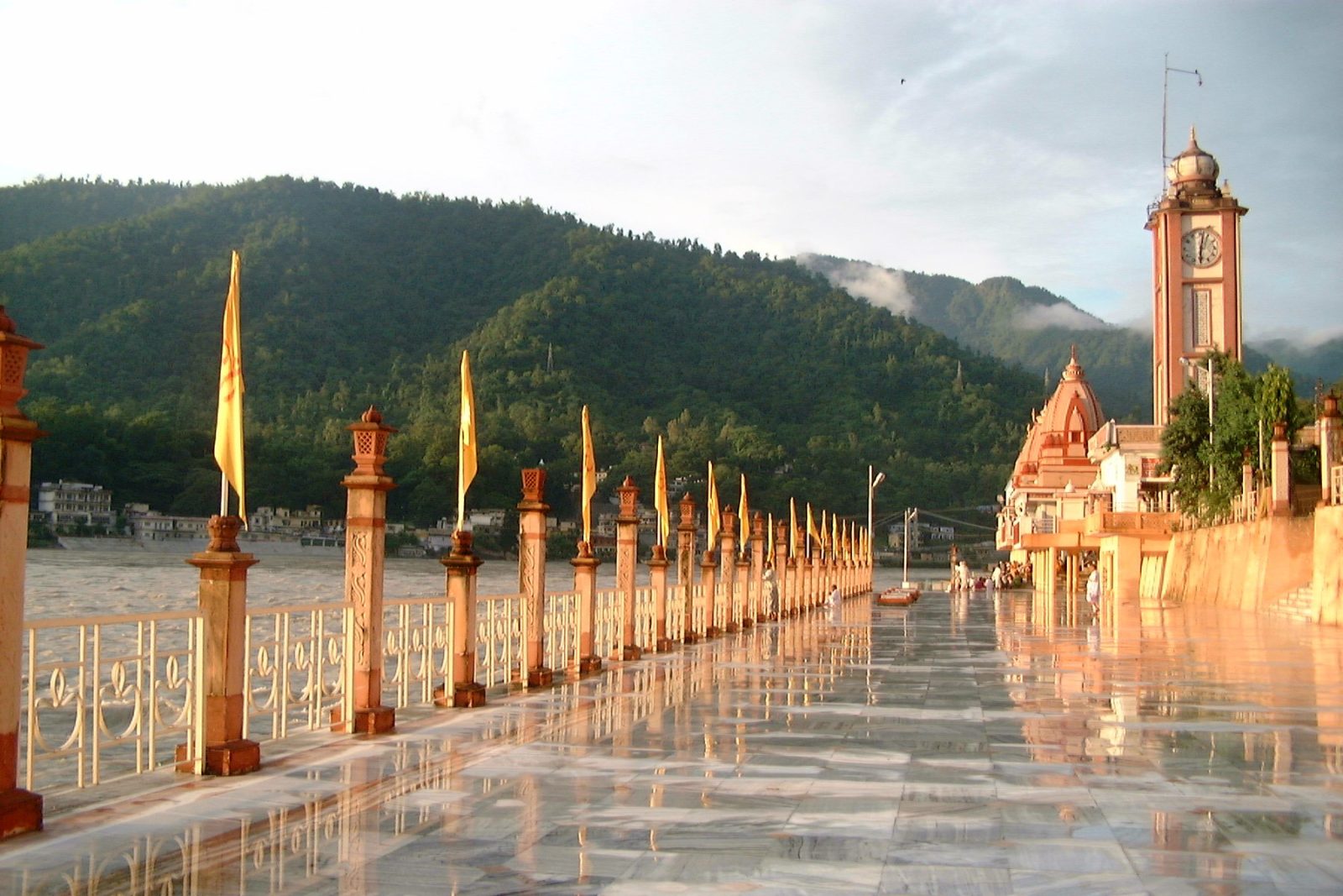 parmarth niketan ashram hotel rishikesh