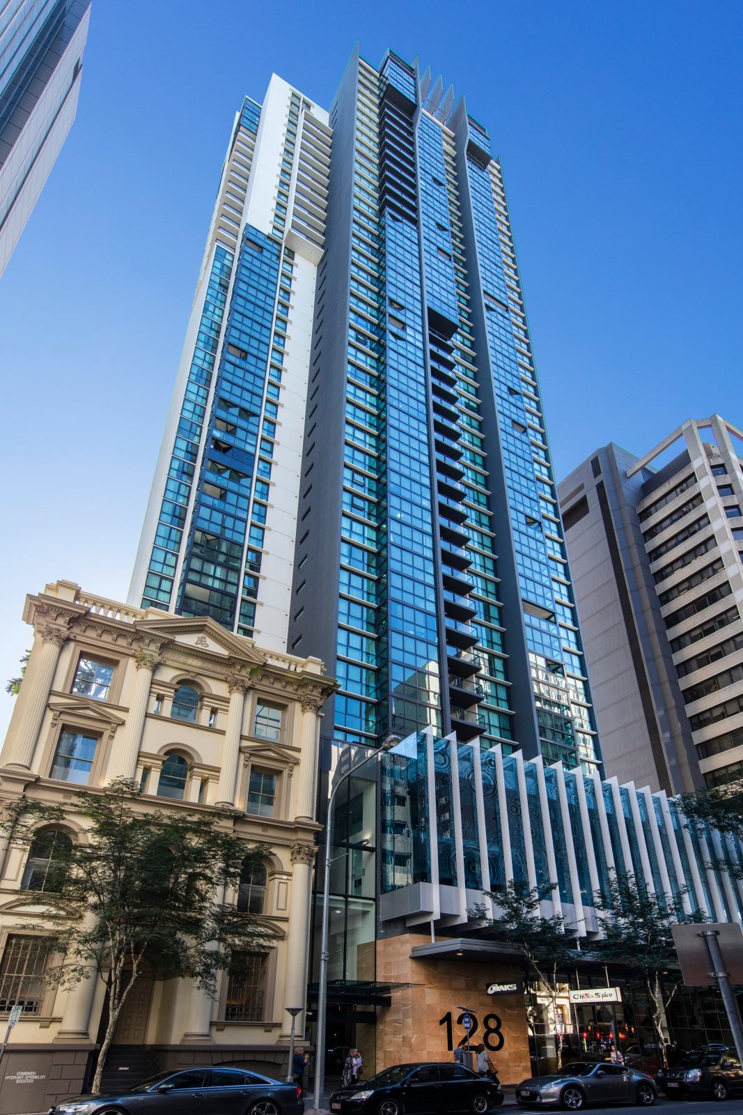 Oaks Brisbane on Charlotte Suites
