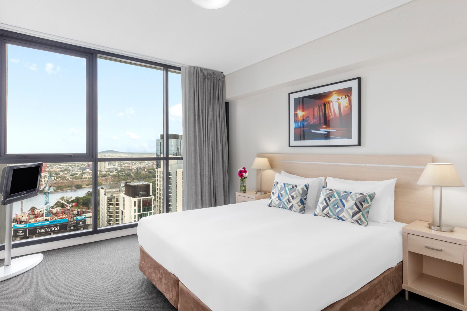 Oaks Brisbane on Charlotte Suites