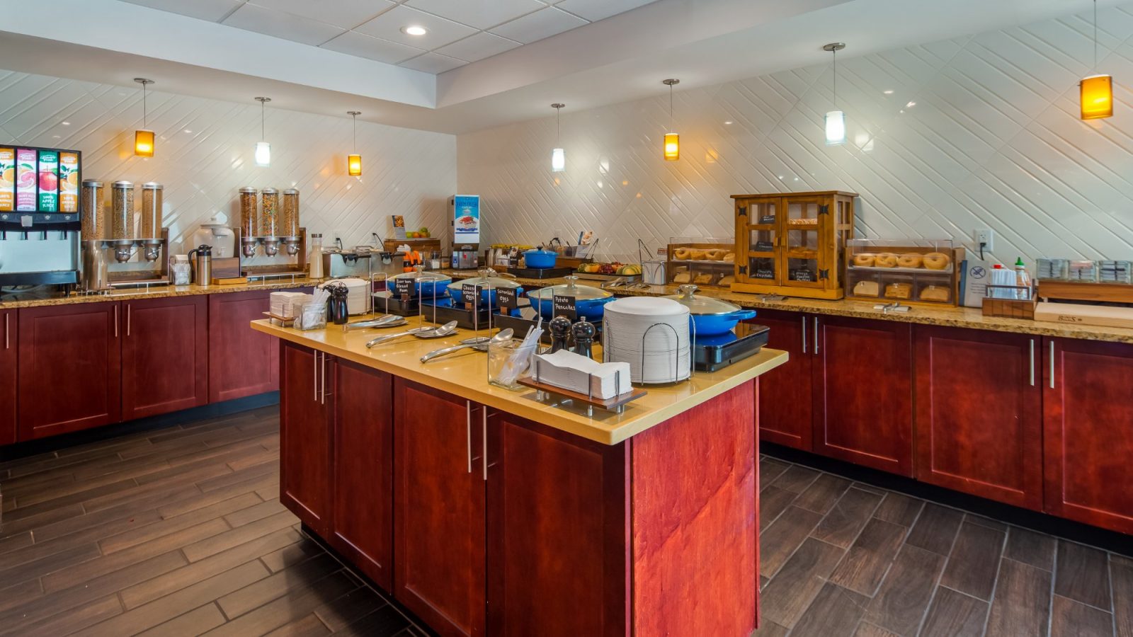 hampton inn cincinnati riverfront (downtown area) hotel covington