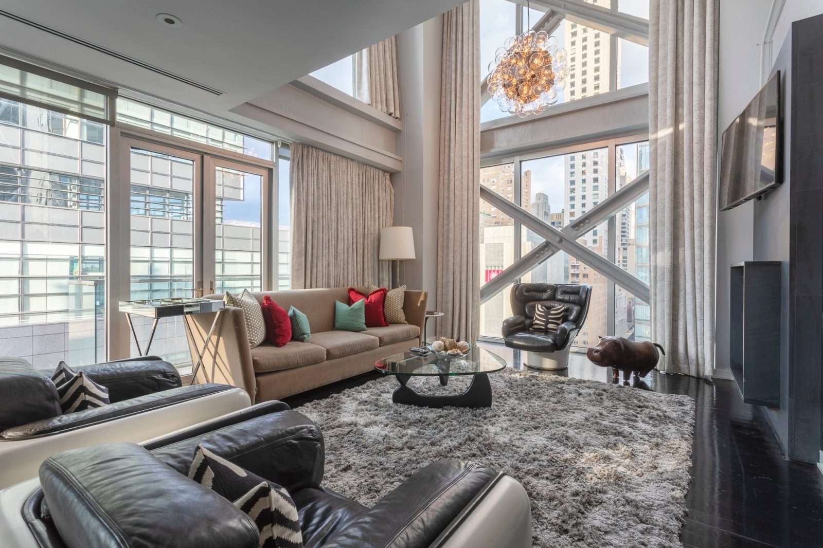 6 Columbus - Central Park Hotel