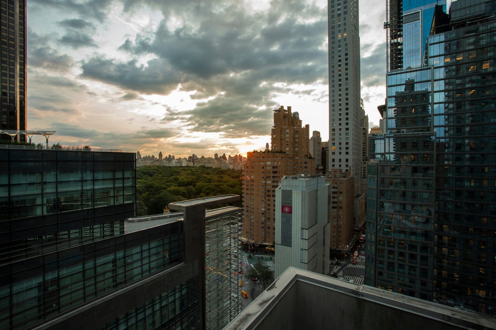 6 Columbus - Central Park Hotel
