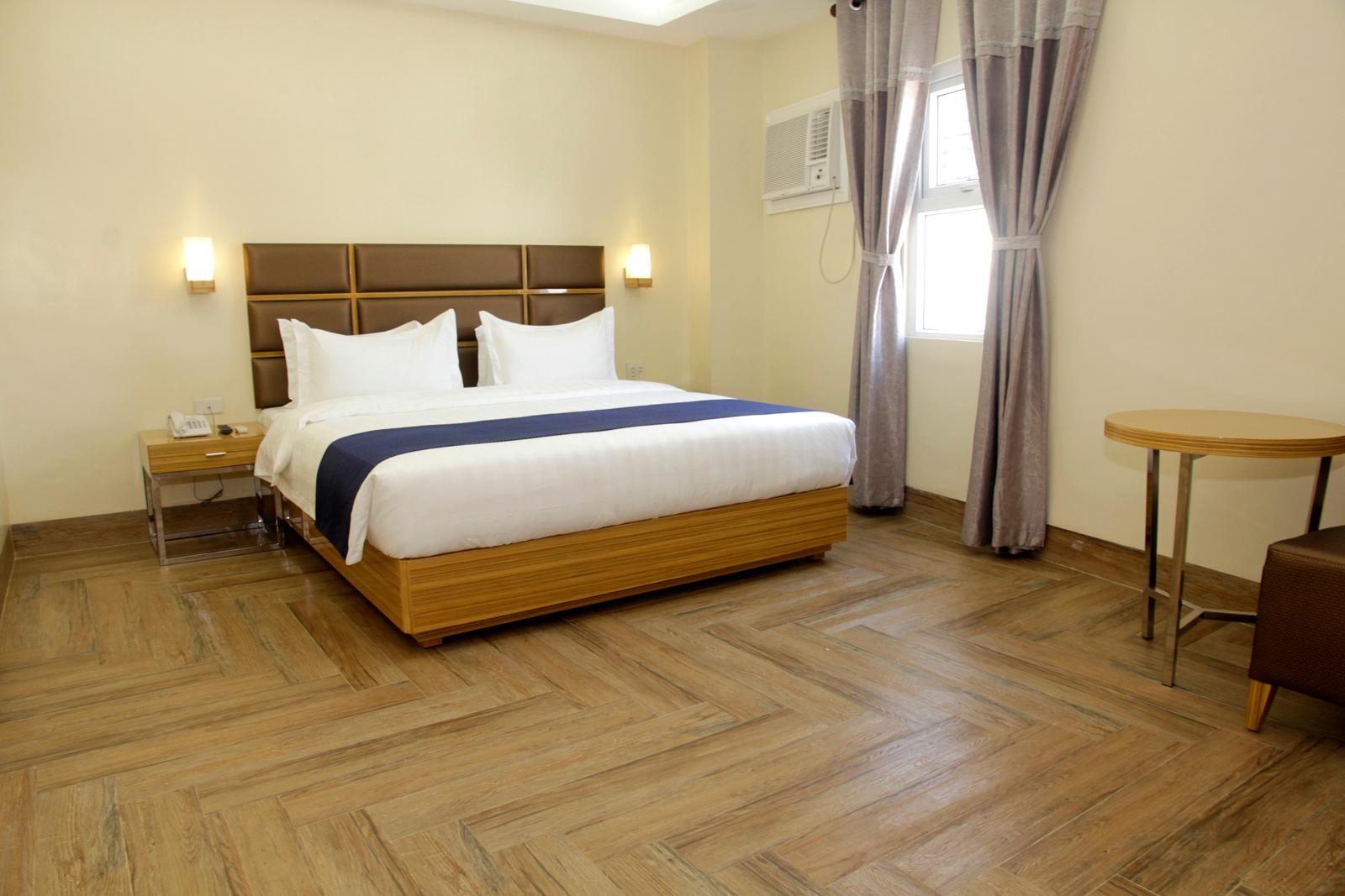 ZEN Rooms Sun Star Manila
