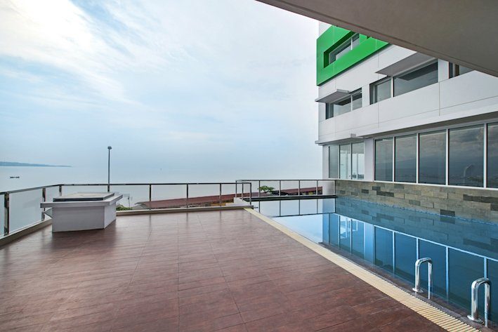 Whiz Prime Hotel Megamas Manado