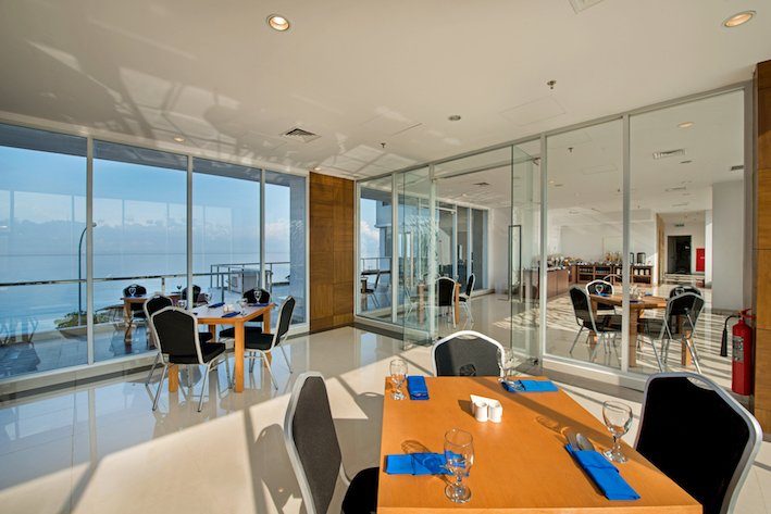 Whiz Prime Hotel Megamas Manado