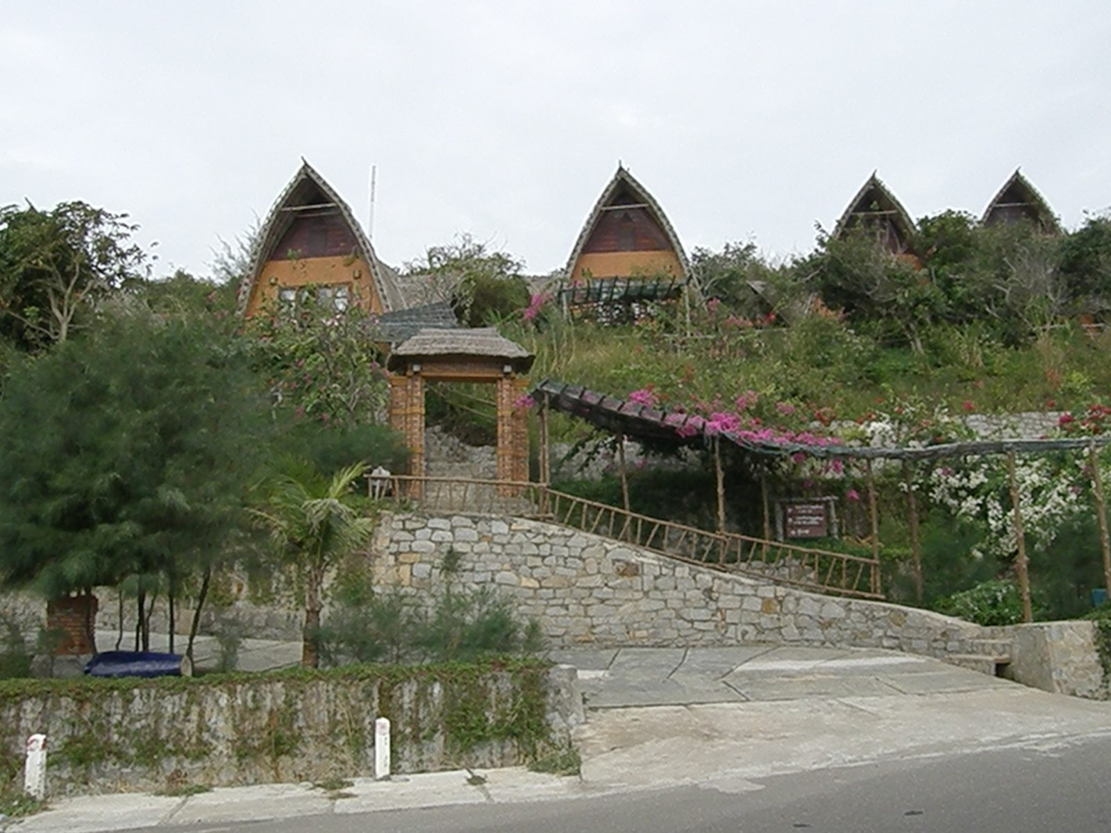 rock garden hotel phan thiet