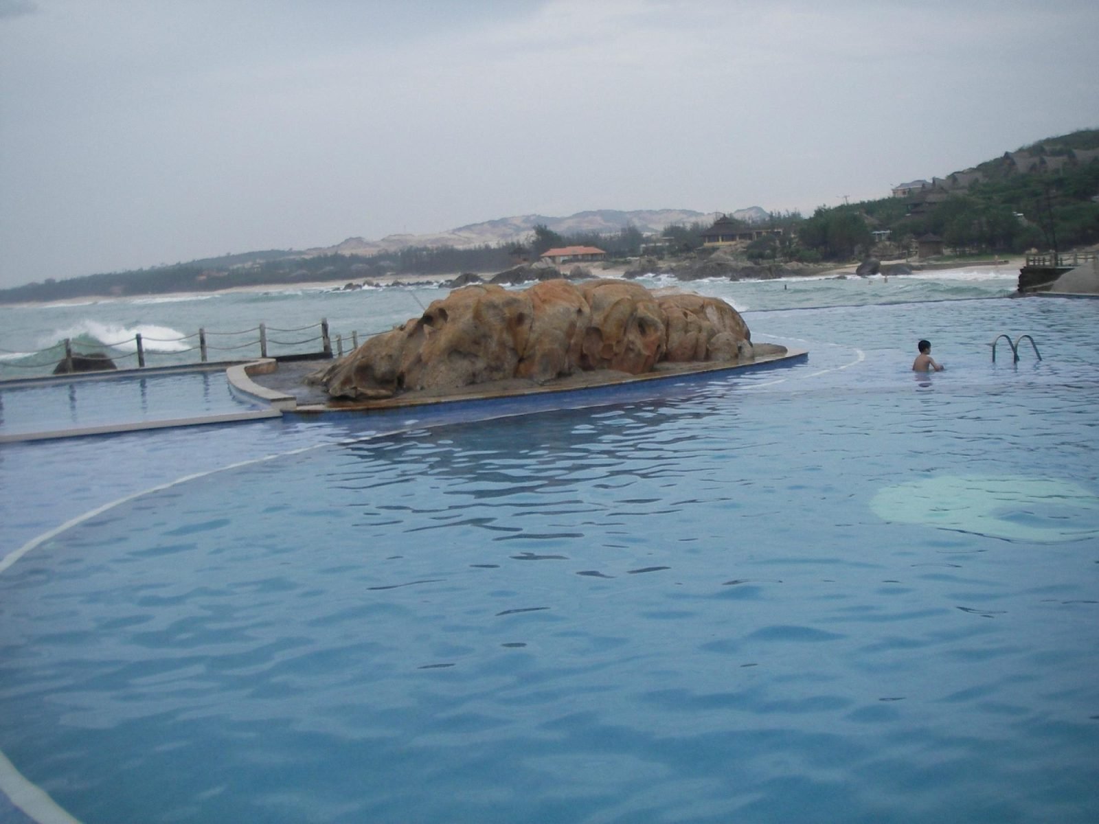 rock garden hotel phan thiet