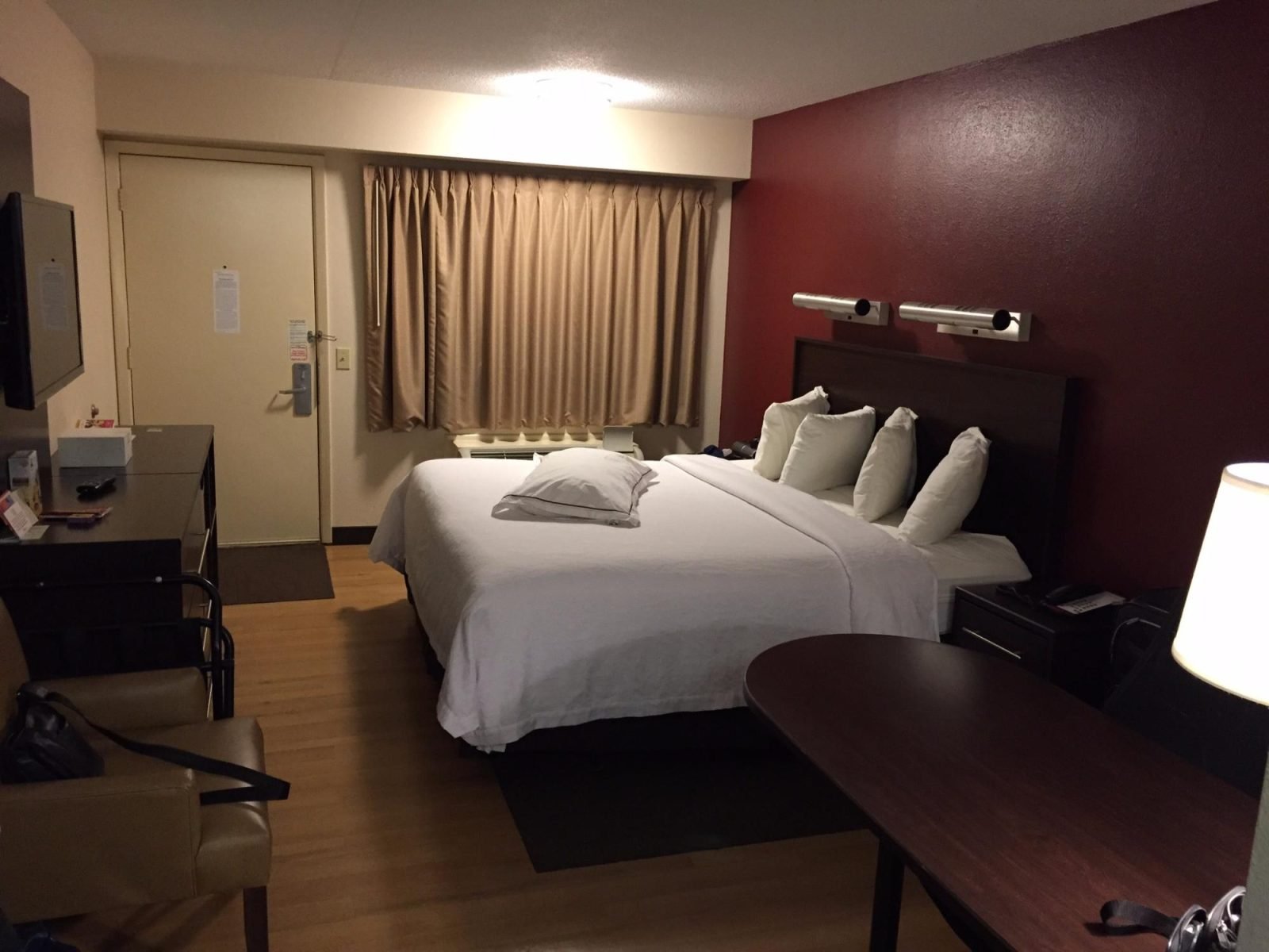 pittsburgh red roof inn